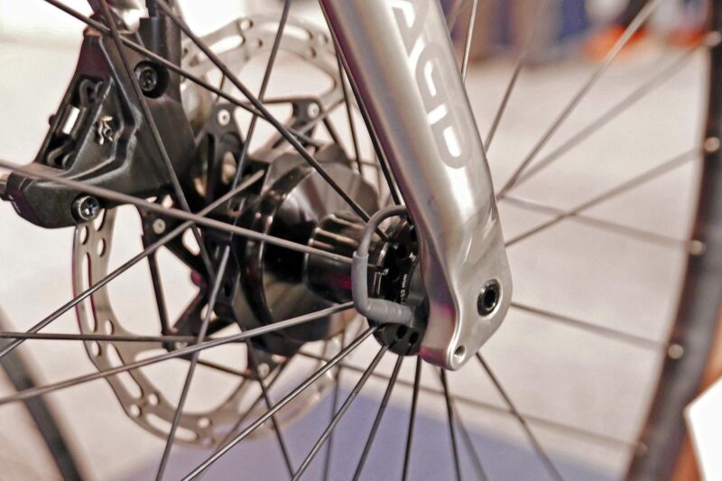 SON 29 S Creates Dynamo Hub So Tiny, It Disappears Behind Your Brake Rotor