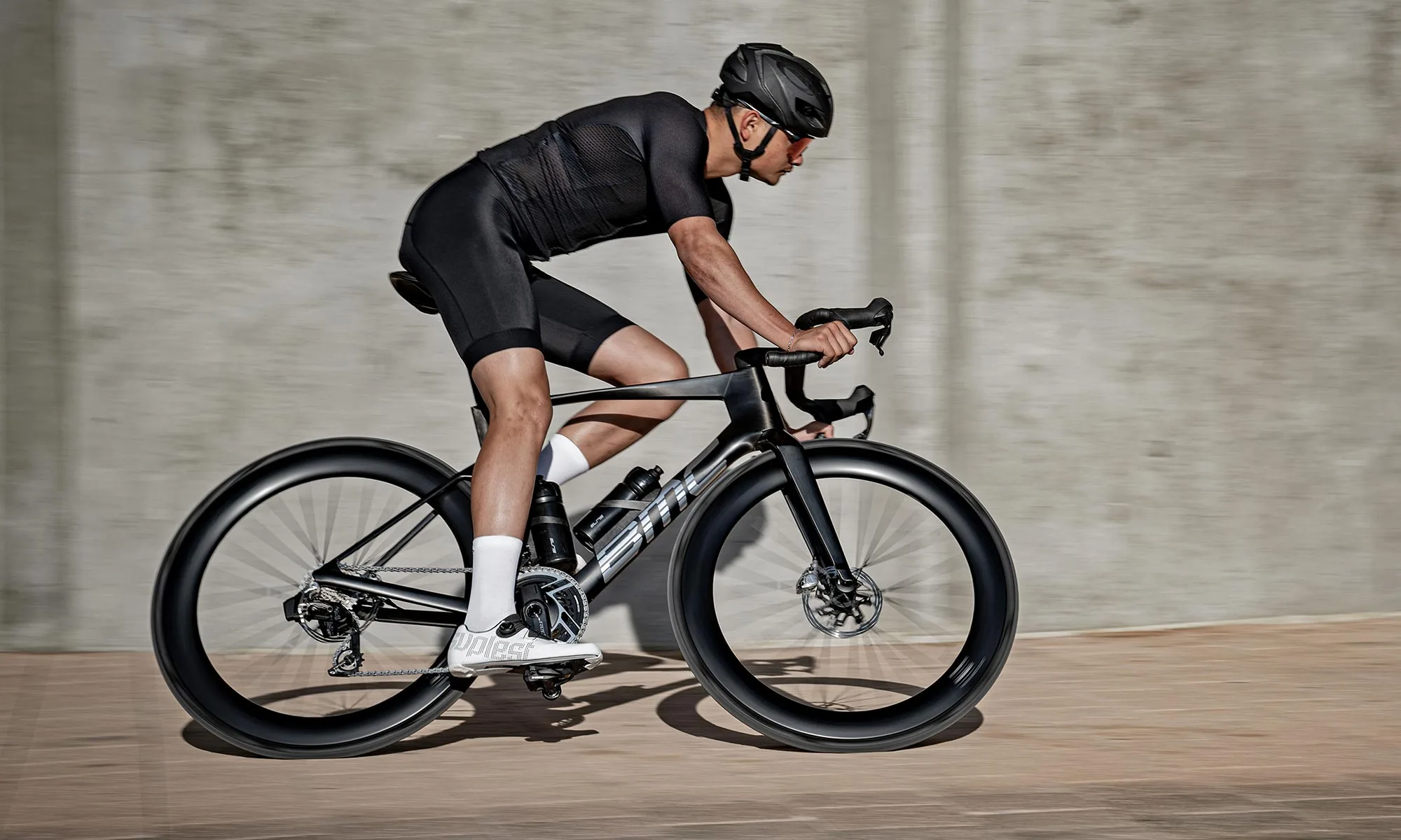 BMC Teammachine R Mpc limited edition premium carbon aero road bike, riding